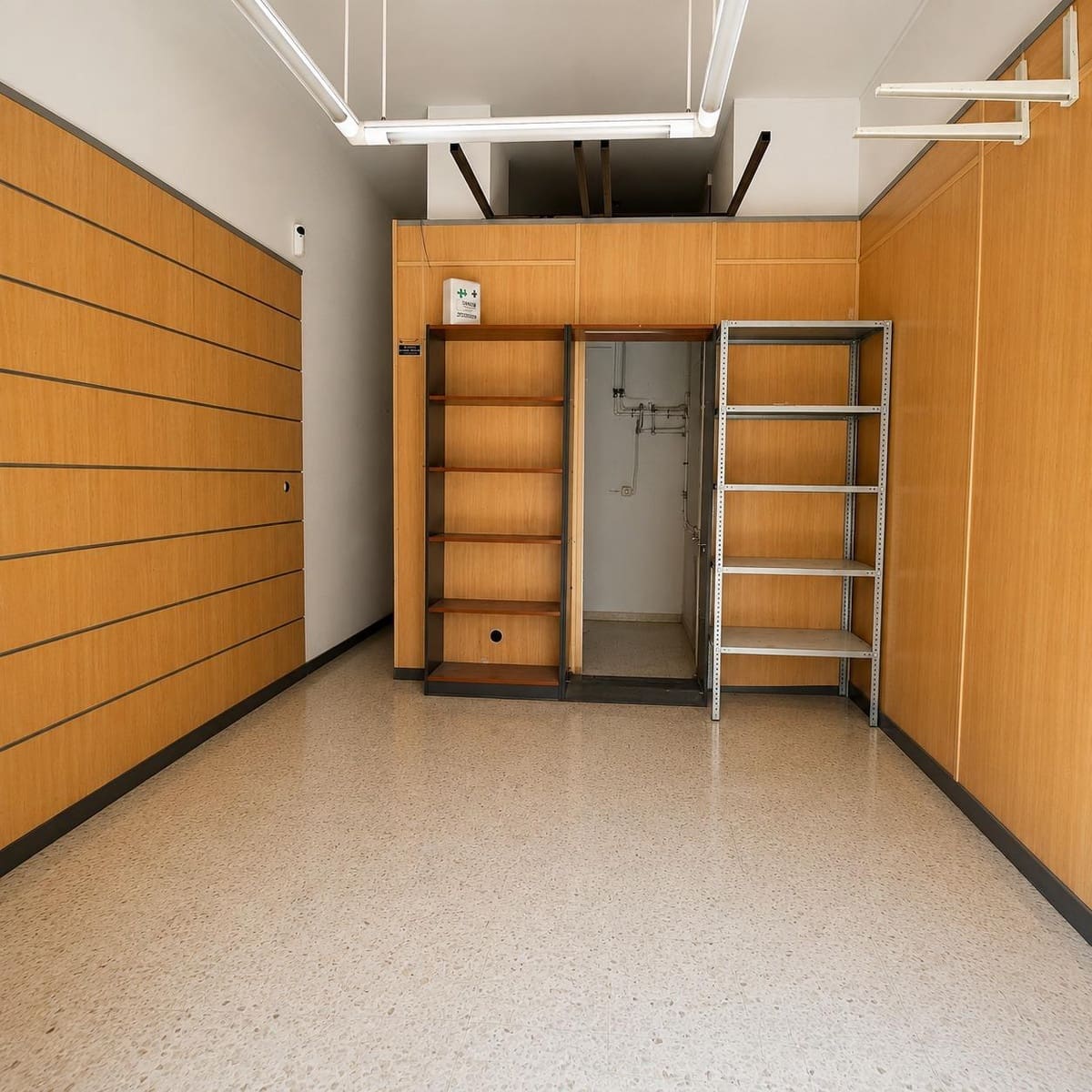 Local Comercial en La Línea de la Concepción en venta - 195.000 € (Ref: 7980589)