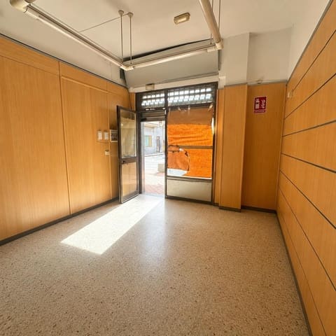 Kommersiell till salu i La Línea de la Concepción - 195 000 € (Ref: 7980589)