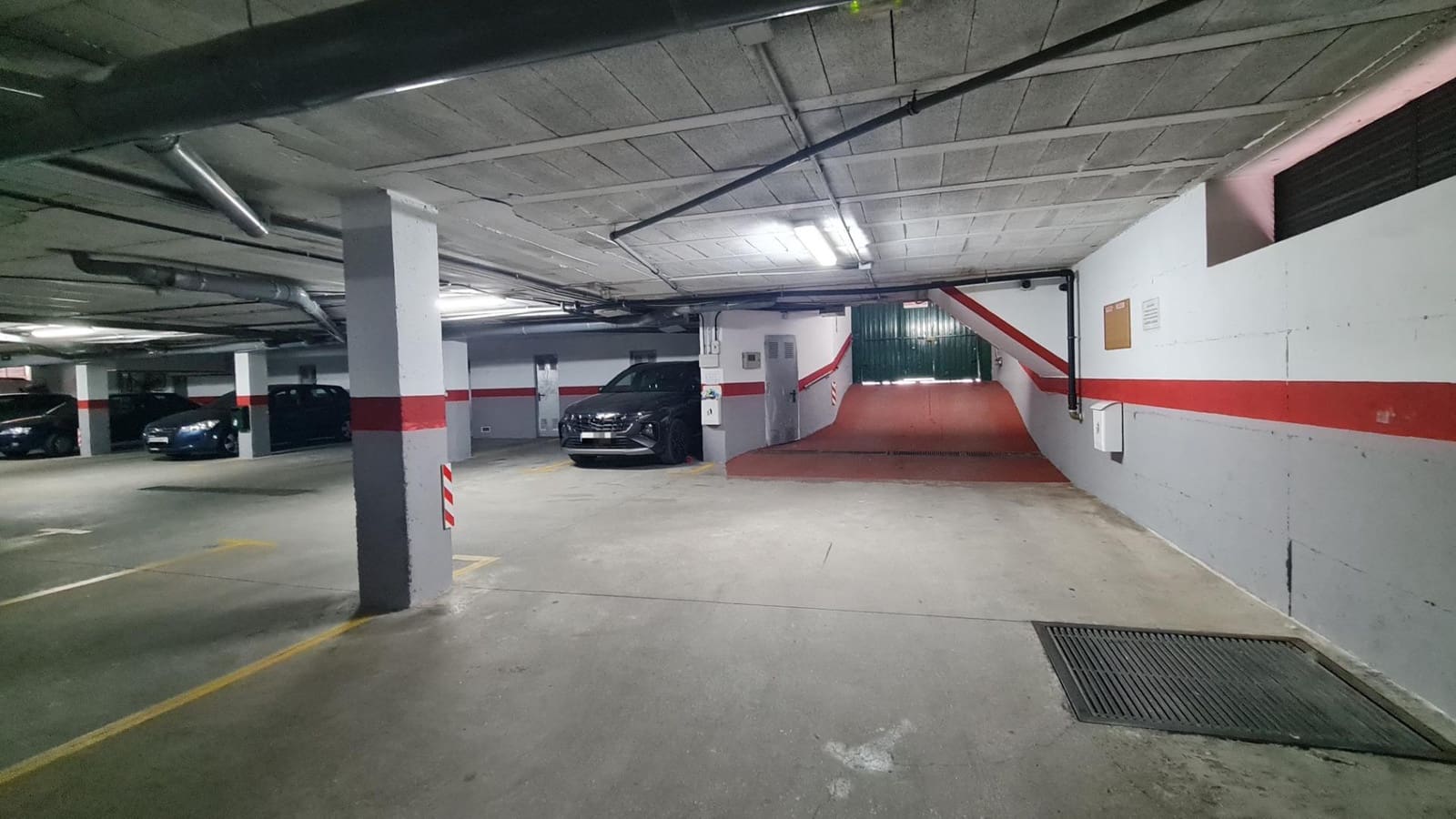 Garage til salg i La Linea de la Concepcion - € 24.000 (Ref: 8480891)