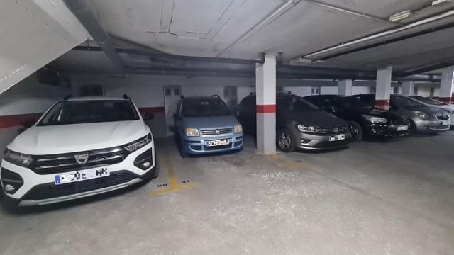 Garage til salg i La Línea de la Concepción - € 24.000 (Ref: 8480891)