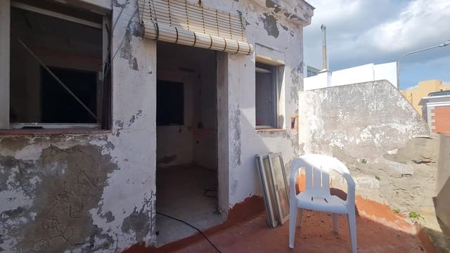 3 sovrum Hus till salu i La Línea de la Concepción - 130 000 € (Ref: 8857372)