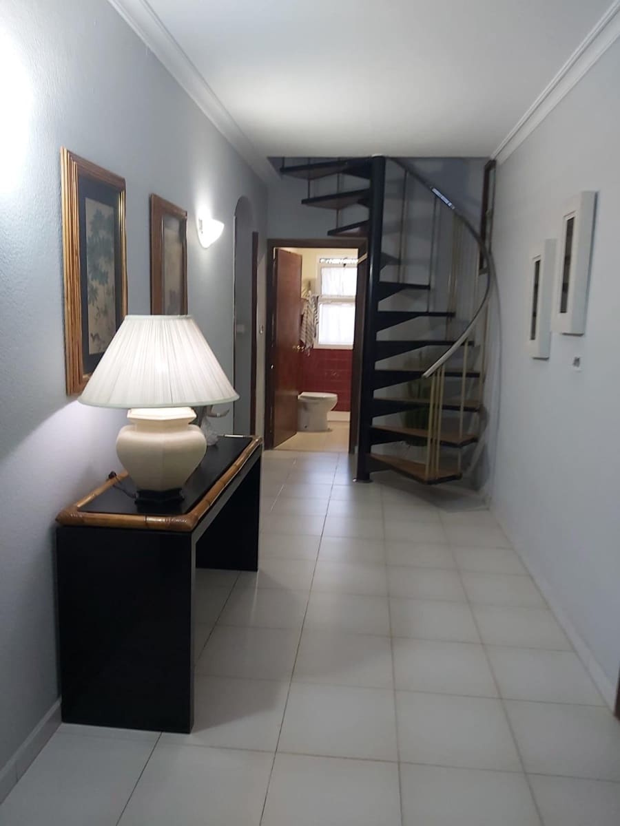 7 soveværelse Villa til salg i Algeciras - € 617.000 (Ref: 8915439)