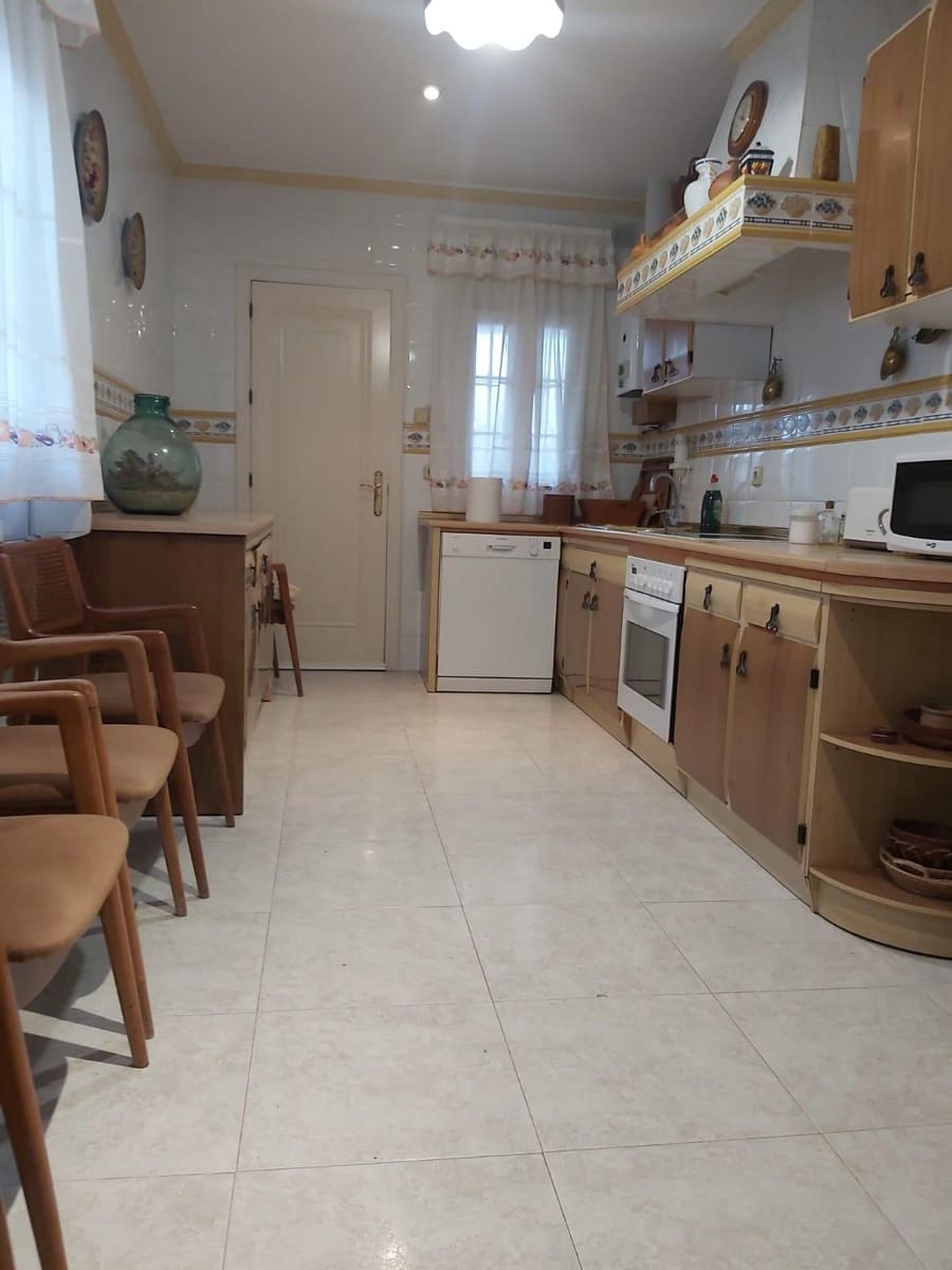 7 soveværelse Villa til salg i Algeciras - € 617.000 (Ref: 8915439)