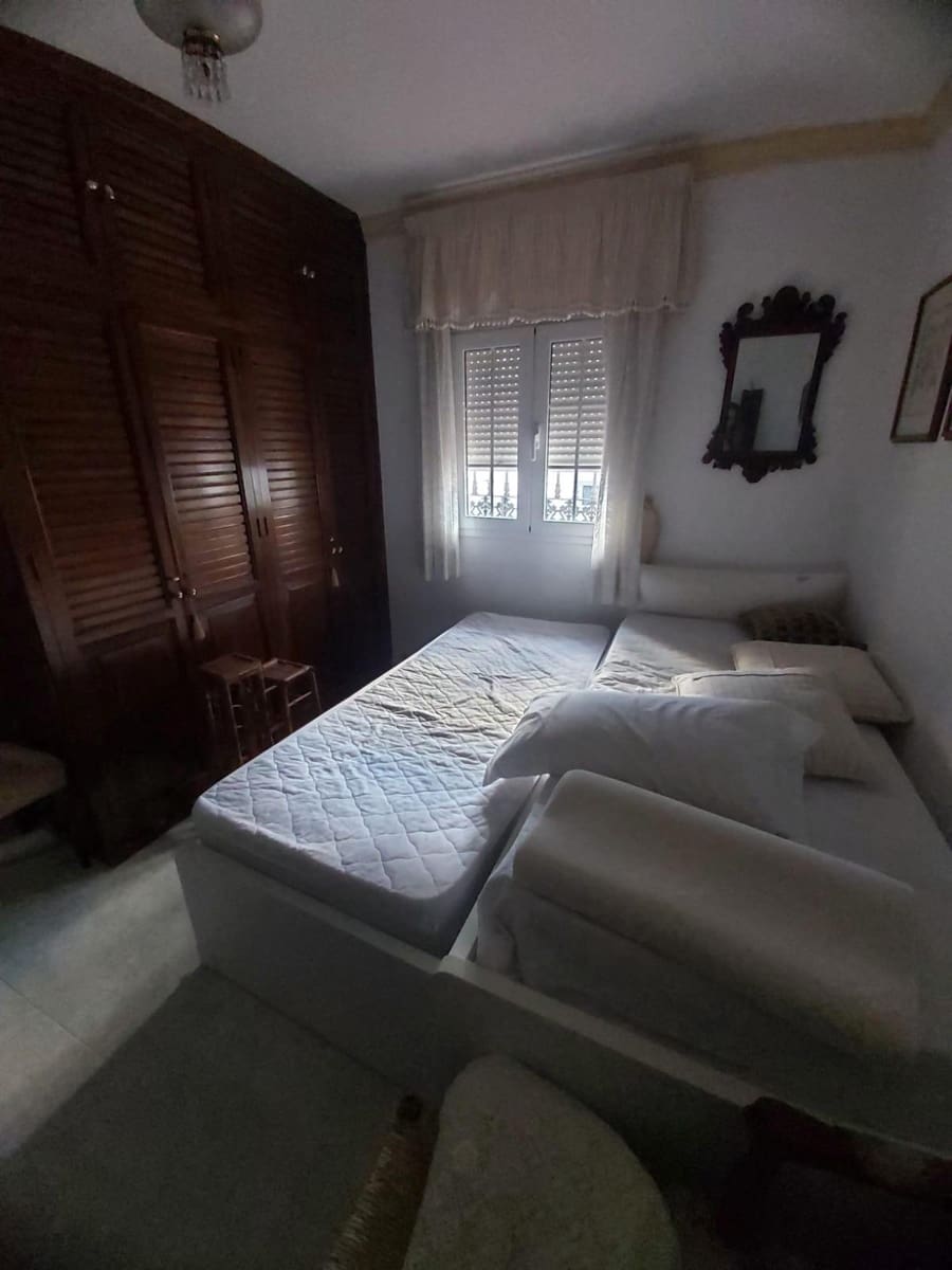 7 soveværelse Villa til salg i Algeciras - € 617.000 (Ref: 8915439)