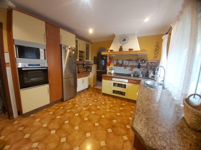 7 soveværelse Villa til salg i Algeciras - € 617.000 (Ref: 8915439)