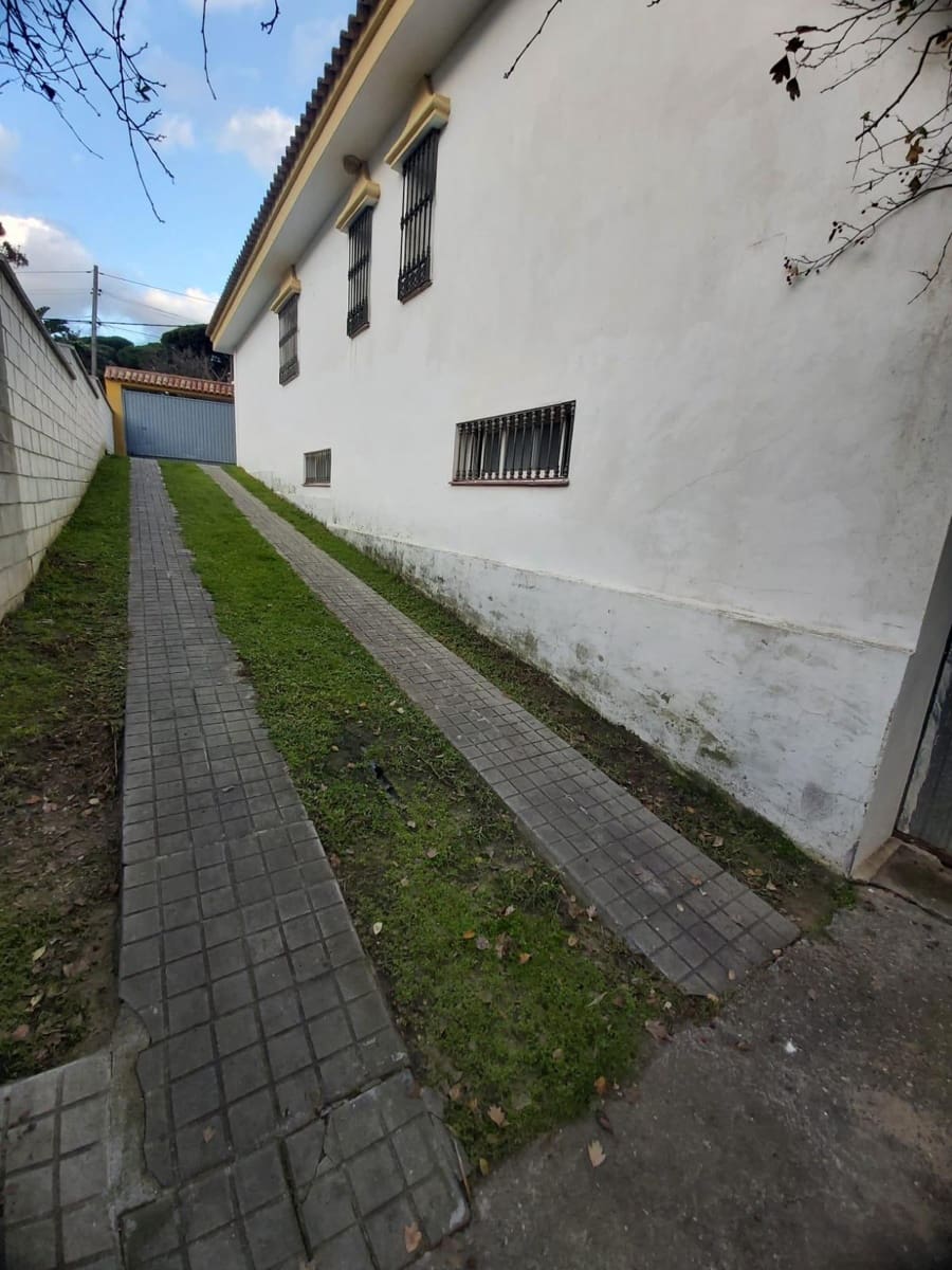 7 soveværelse Villa til salg i Algeciras - € 617.000 (Ref: 8915439)