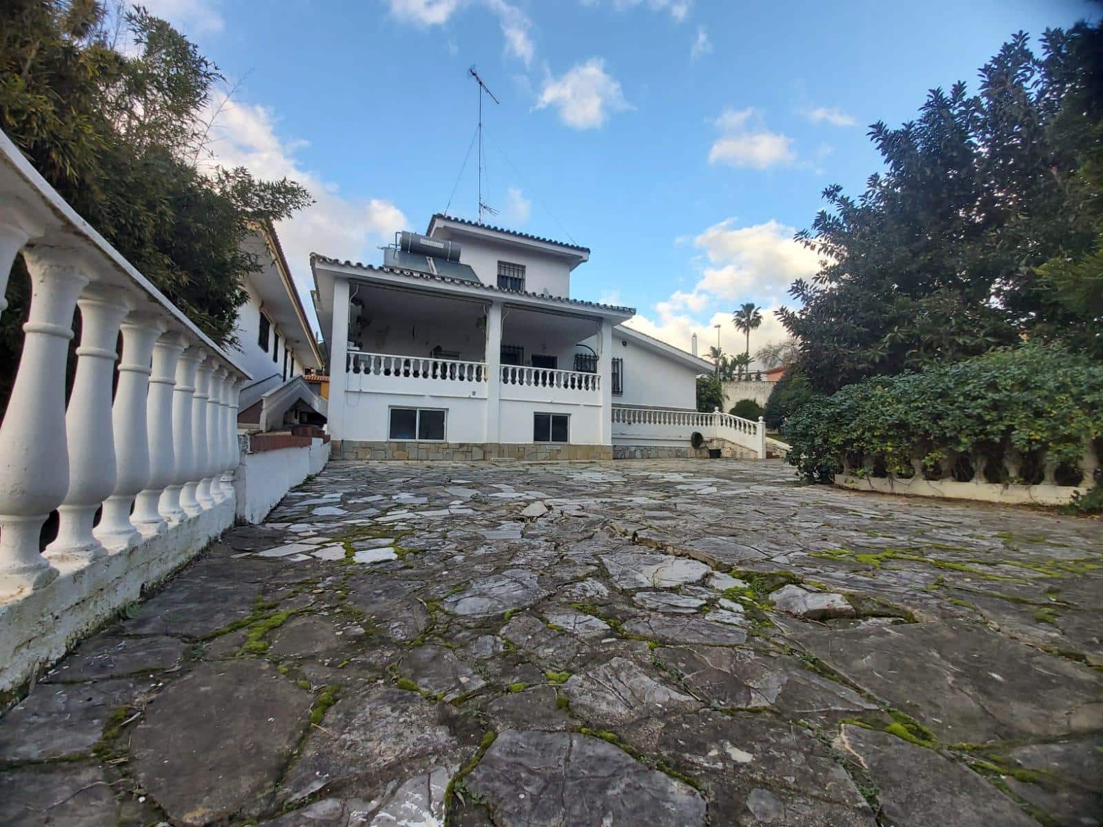 7 soveværelse Villa til salg i Algeciras - € 617.000 (Ref: 8915439)