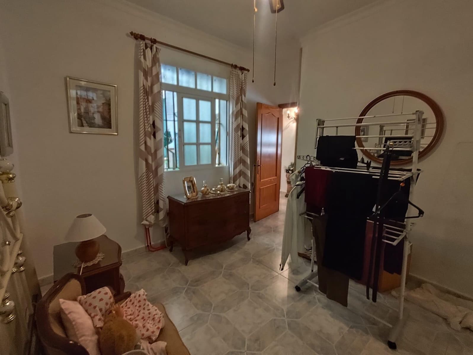 3 soverom Hus til salgs i La Linea de la Concepcion med garasje - € 220 000 (Ref: 9042192)