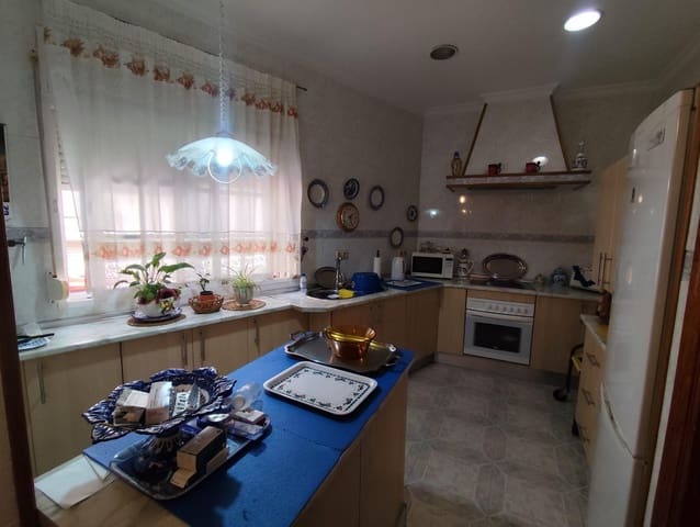 3 quarto Casa em Banda para venda em La Línea de la Concepción com garagem - 220 000 € (Ref: 9042192)