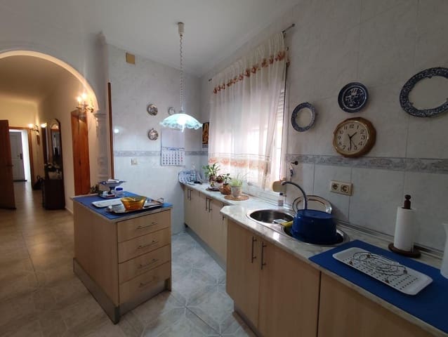 3 quarto Casa em Banda para venda em La Línea de la Concepción com garagem - 220 000 € (Ref: 9042192)