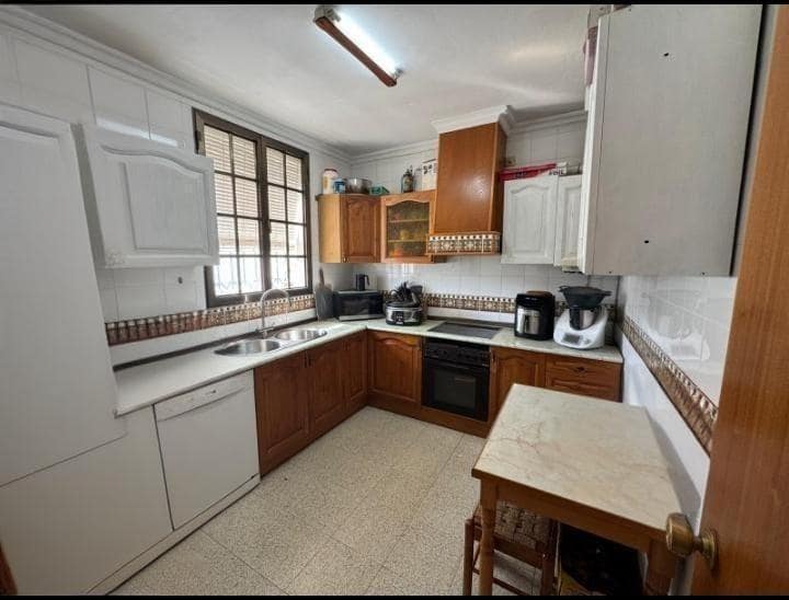 4 soveværelse Villa til salg i Sanlucar de Barrameda med garage - € 389.000 (Ref: 9048728)