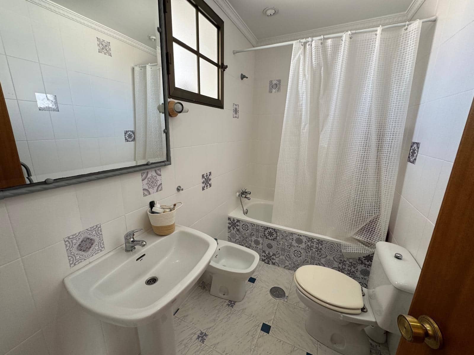 4 soveværelse Villa til salg i Sanlucar de Barrameda med garage - € 389.000 (Ref: 9048728)