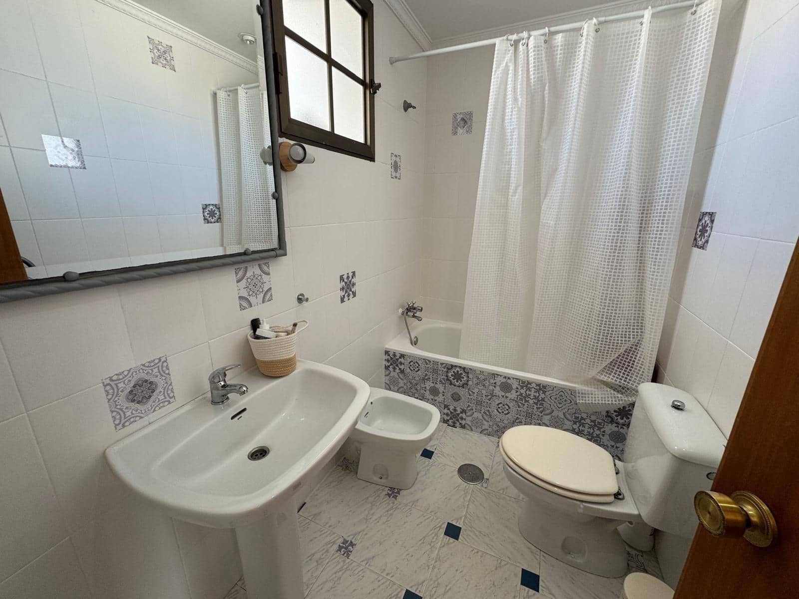 4 soveværelse Villa til salg i Sanlucar de Barrameda med garage - € 389.000 (Ref: 9048728)