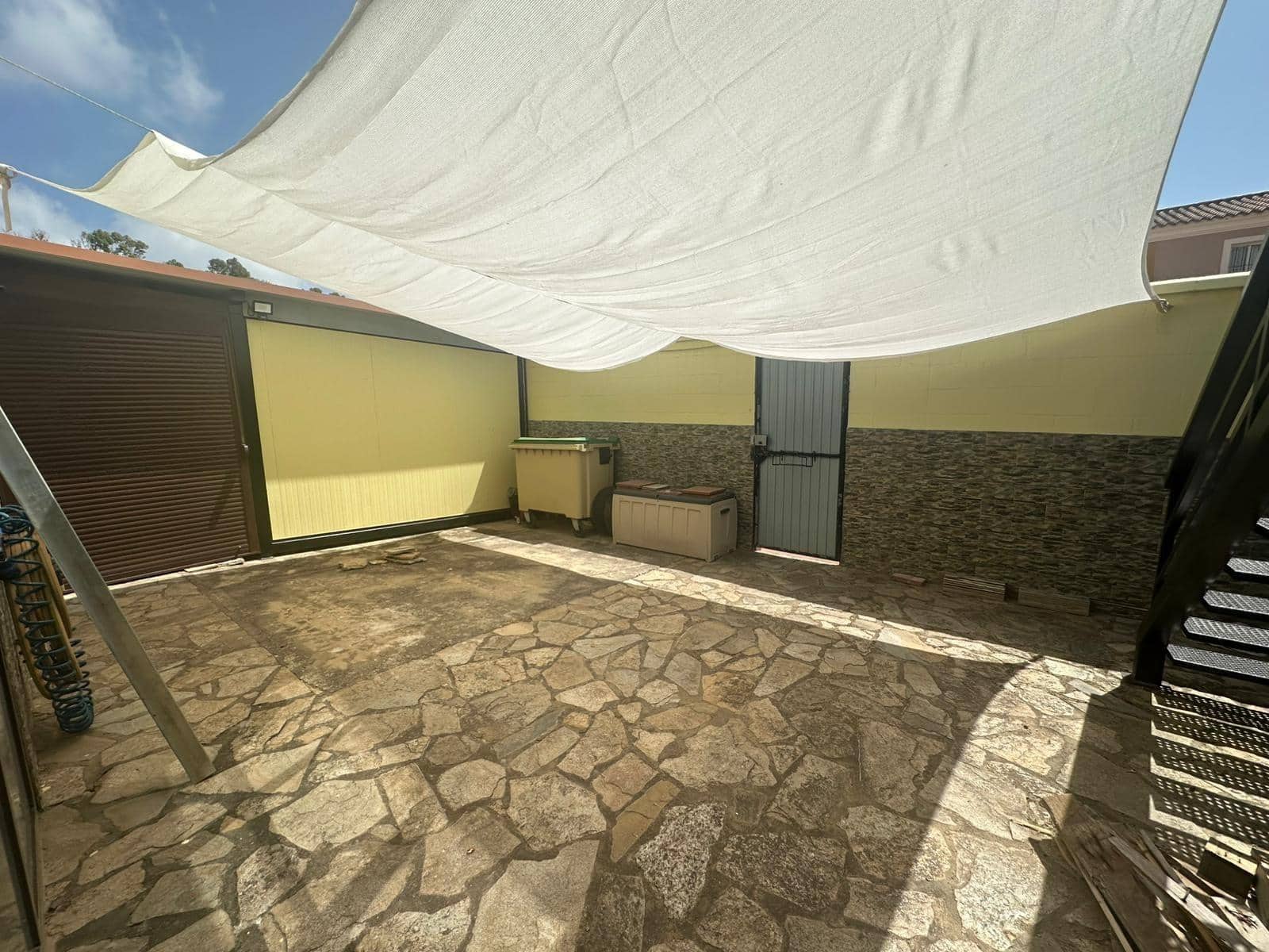 5 soveværelse Semi-Rækkehus til salg i Los Barrios - € 388.000 (Ref: 9106497)