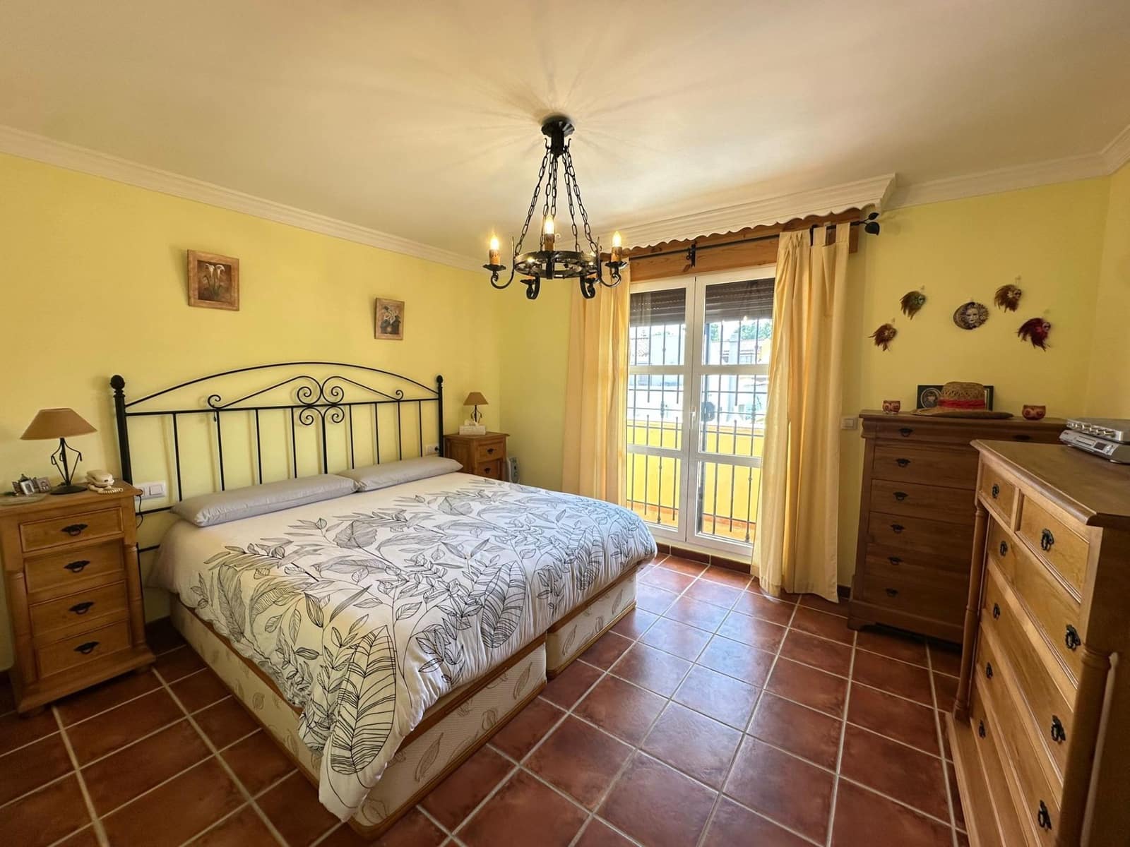 5 soveværelse Semi-Rækkehus til salg i Los Barrios - € 388.000 (Ref: 9106497)