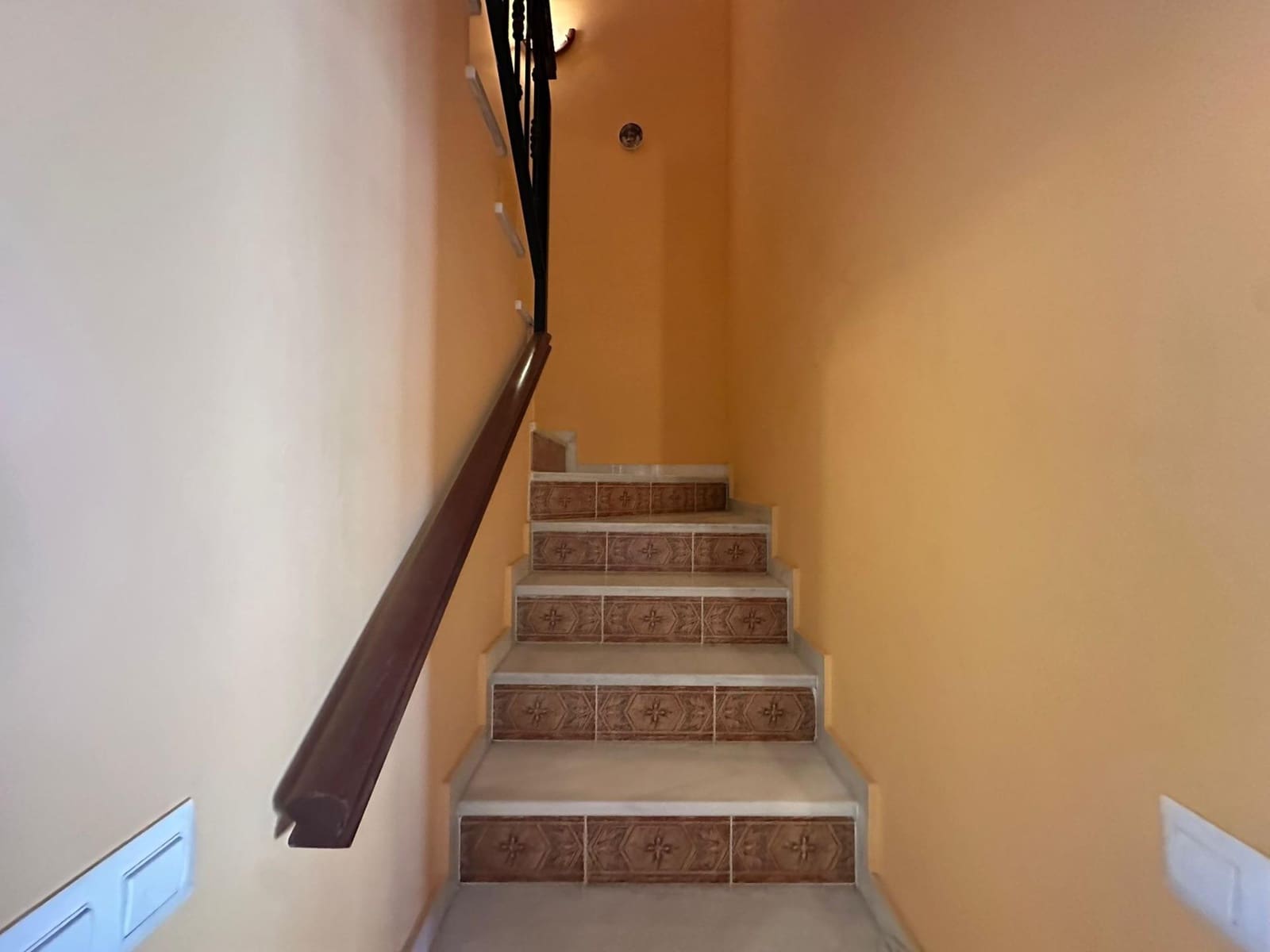 5 soveværelse Semi-Rækkehus til salg i Los Barrios - € 388.000 (Ref: 9106497)