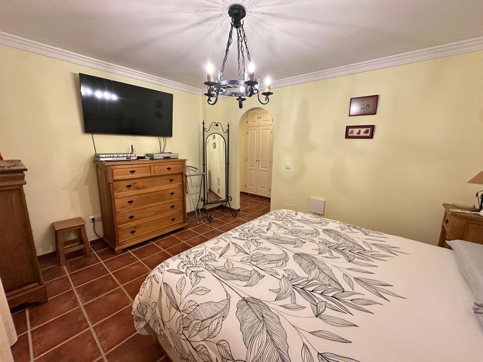 5 soveværelse Semi-Rækkehus til salg i Los Barrios - € 388.000 (Ref: 9106497)