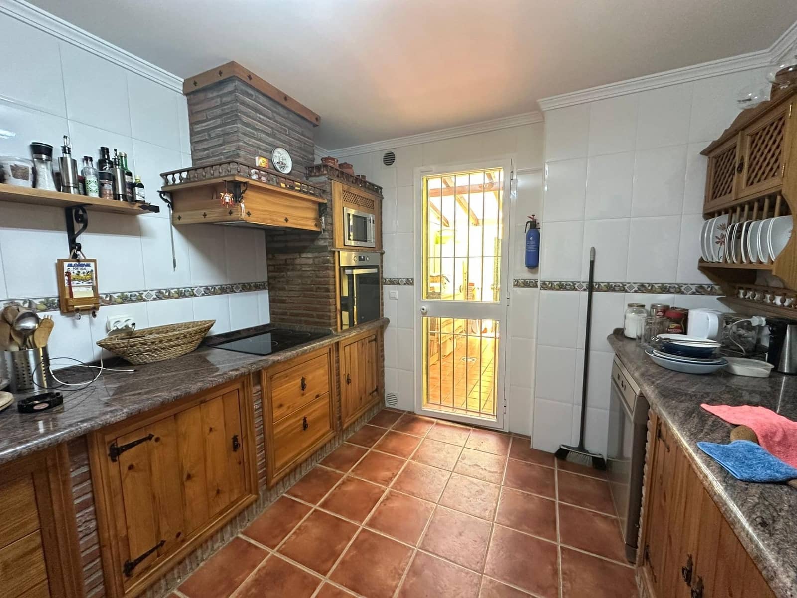 5 soveværelse Semi-Rækkehus til salg i Los Barrios - € 388.000 (Ref: 9106497)