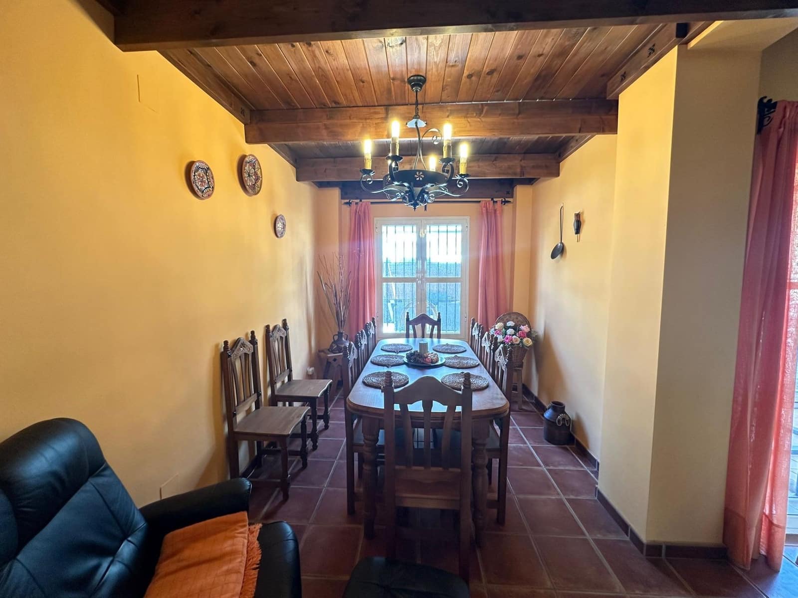 5 soveværelse Semi-Rækkehus til salg i Los Barrios - € 388.000 (Ref: 9106497)