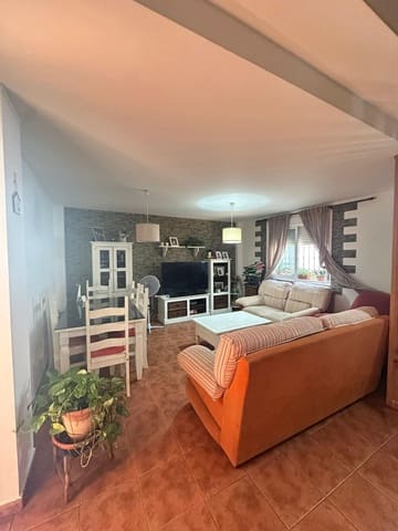 3 slaapkamer Rijtjeshuis te koop in La Línea de la Concepción met garage - € 255.500 (Ref: 9112323)