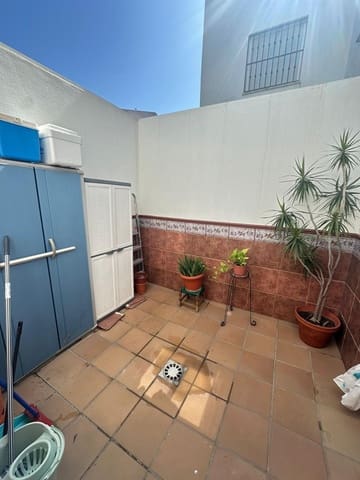 3 slaapkamer Rijtjeshuis te koop in La Línea de la Concepción met garage - € 255.500 (Ref: 9112323)
