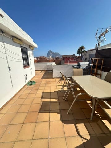 3 soveværelse Rækkehus til salg i La Línea de la Concepción med garage - € 266.000 (Ref: 9112323)
