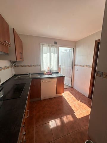 3 slaapkamer Rijtjeshuis te koop in La Línea de la Concepción met garage - € 255.500 (Ref: 9112323)