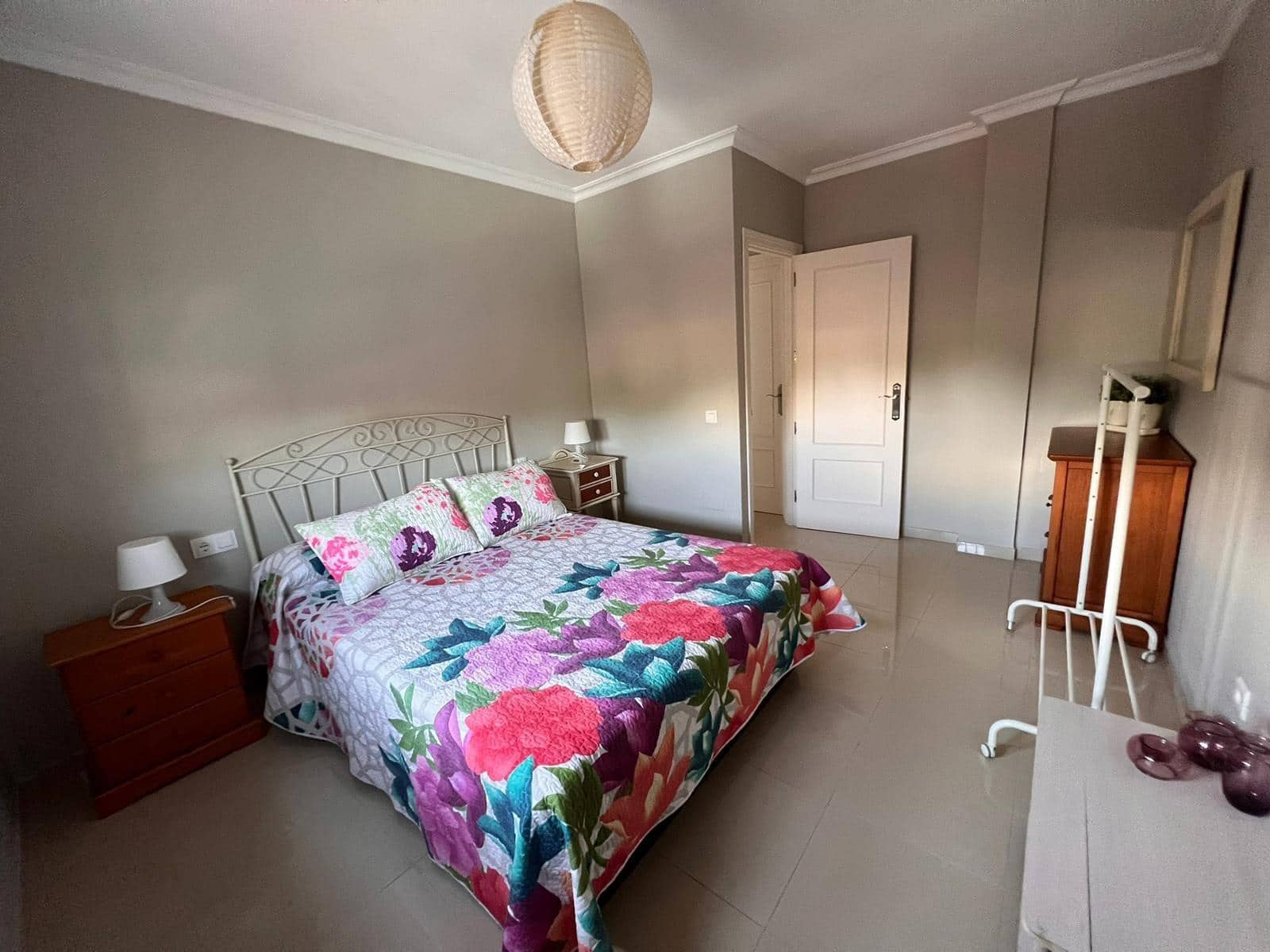 5 bedroom Villa for sale in Los Barrios with pool garage - € 620,000 (Ref: 9114090)