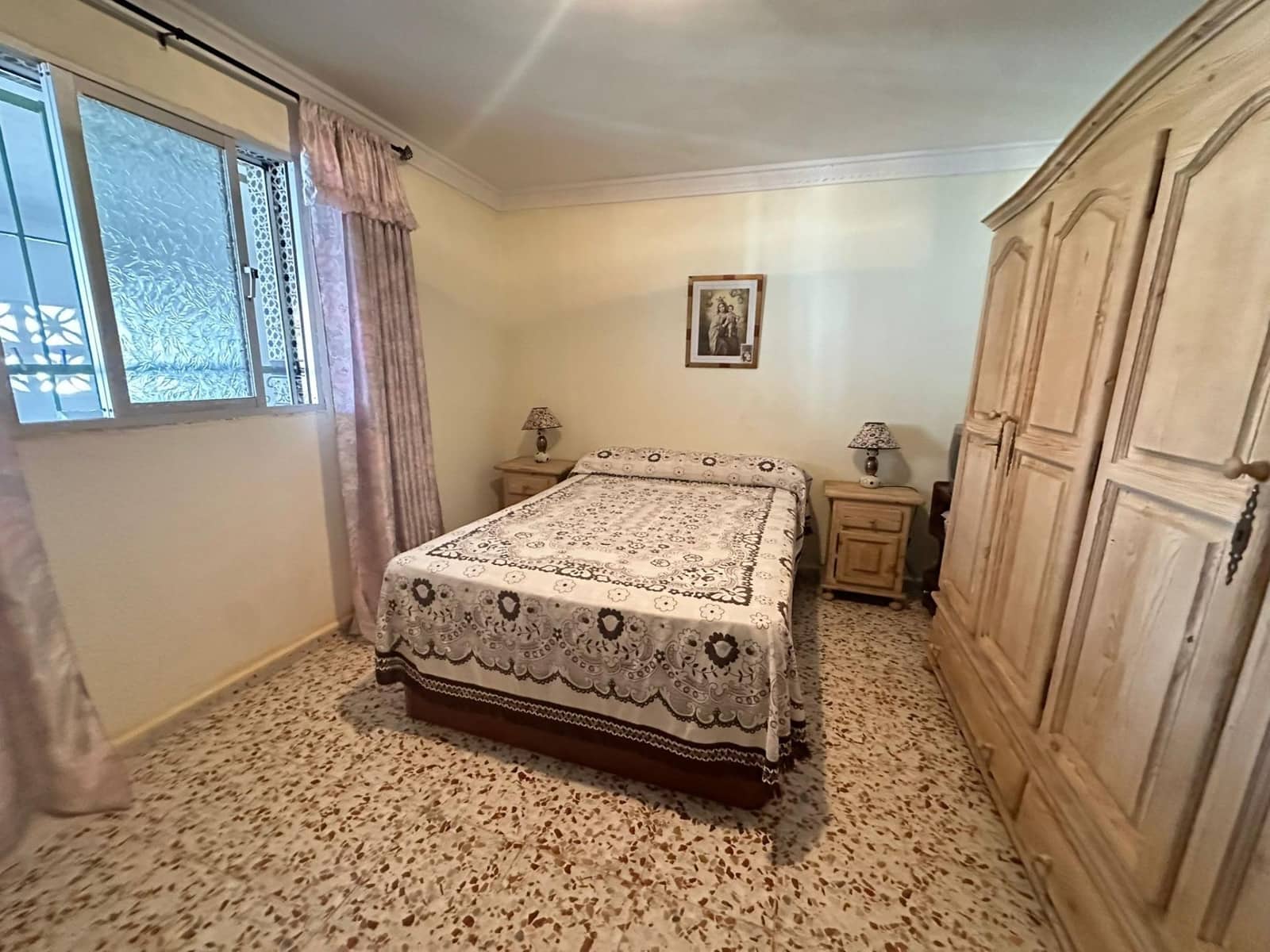 2 slaapkamer Finca/Landhuis te koop in La Linea de la Concepcion met garage - € 205.000 (Ref: 9355837)