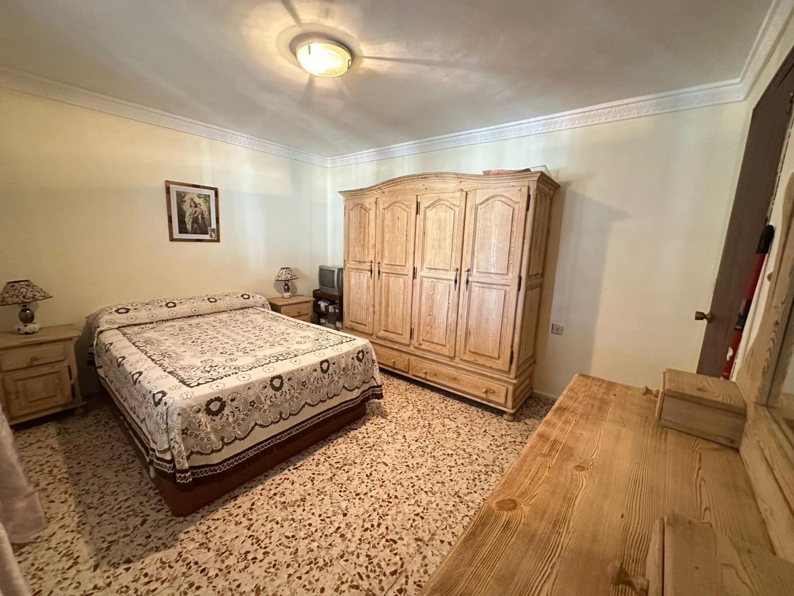 2 slaapkamer Finca/Landhuis te koop in La Linea de la Concepcion met garage - € 205.000 (Ref: 9355837)