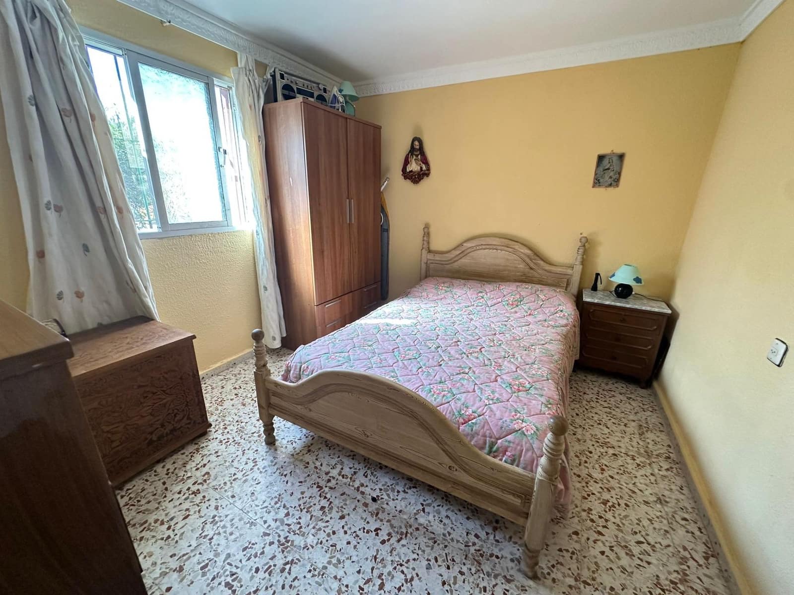 2 slaapkamer Finca/Landhuis te koop in La Linea de la Concepcion met garage - € 205.000 (Ref: 9355837)