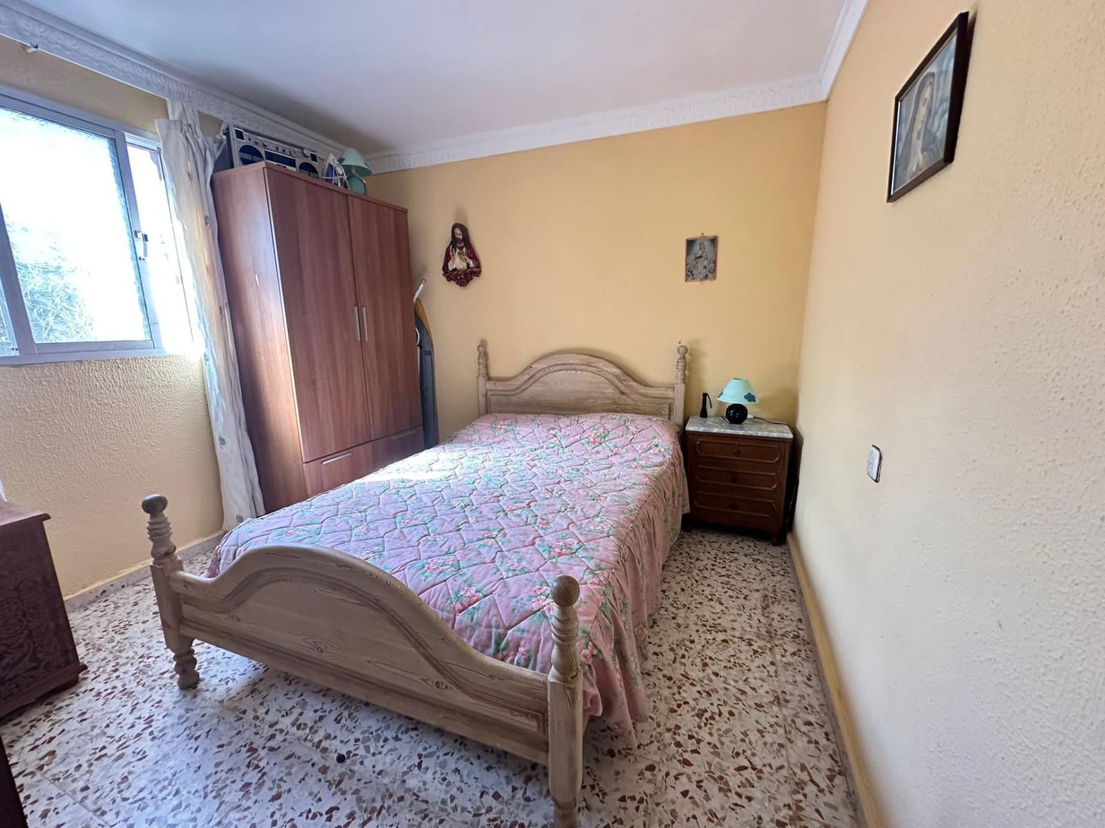 2 slaapkamer Finca/Landhuis te koop in La Linea de la Concepcion met garage - € 205.000 (Ref: 9355837)