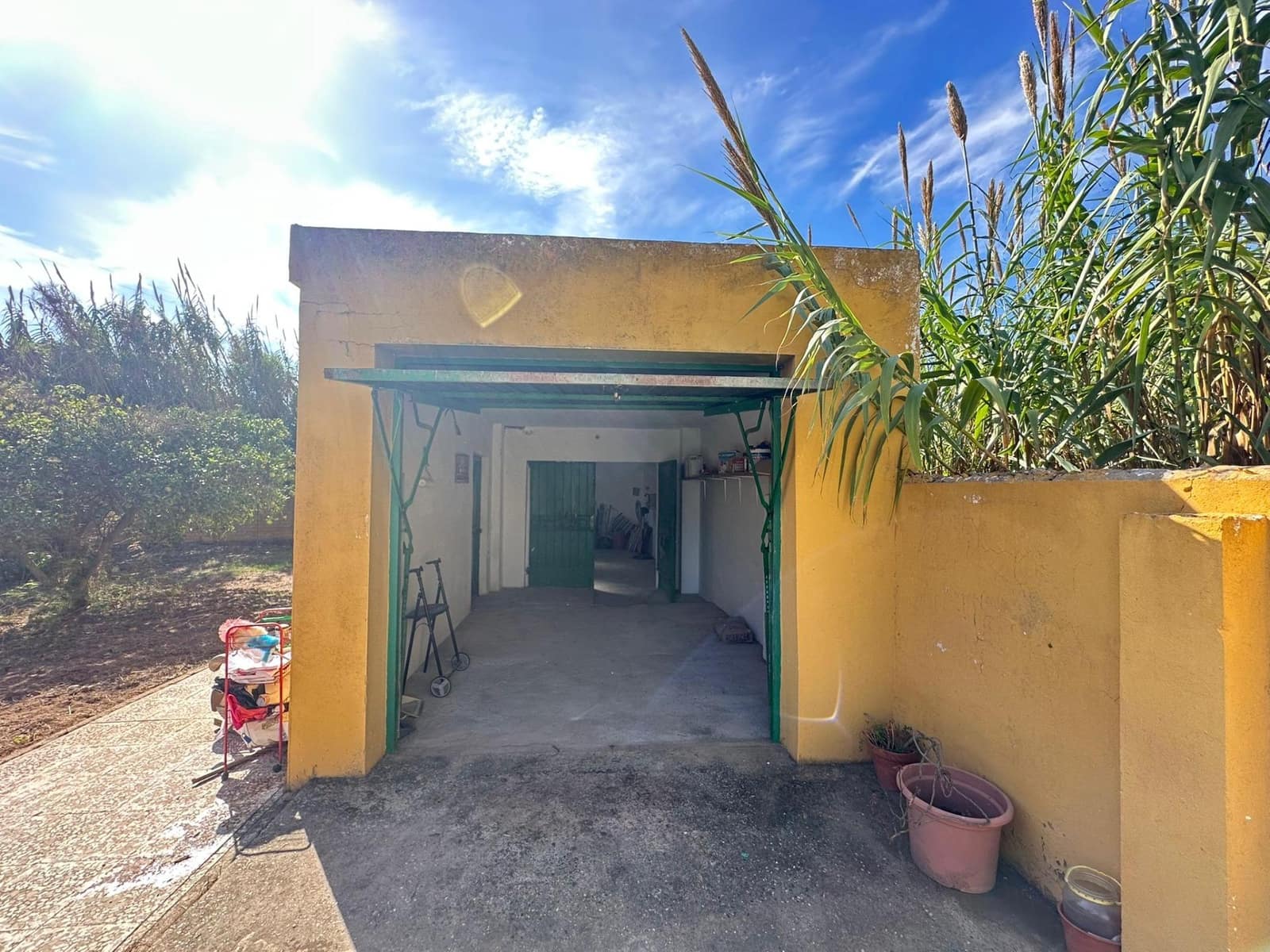 2 slaapkamer Finca/Landhuis te koop in La Linea de la Concepcion met garage - € 205.000 (Ref: 9355837)