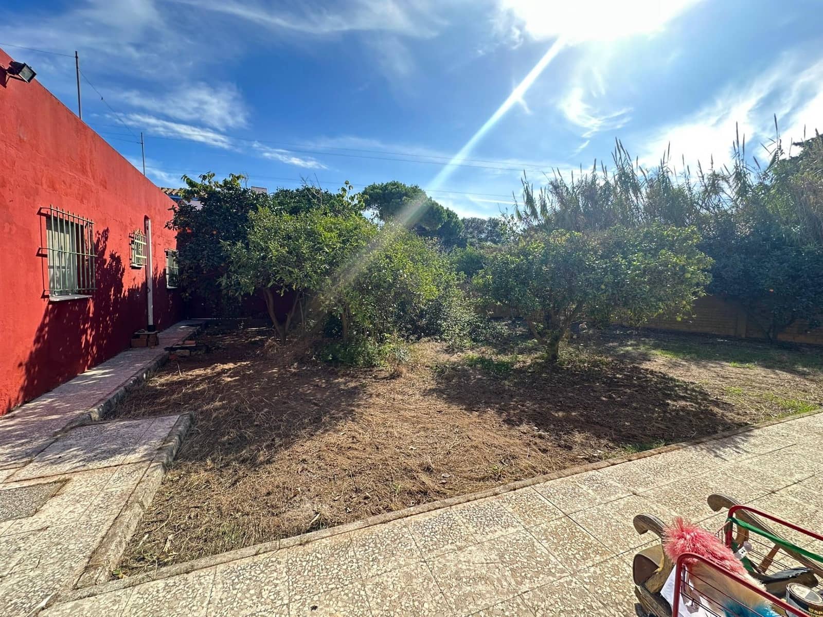 2 slaapkamer Finca/Landhuis te koop in La Linea de la Concepcion met garage - € 205.000 (Ref: 9355837)