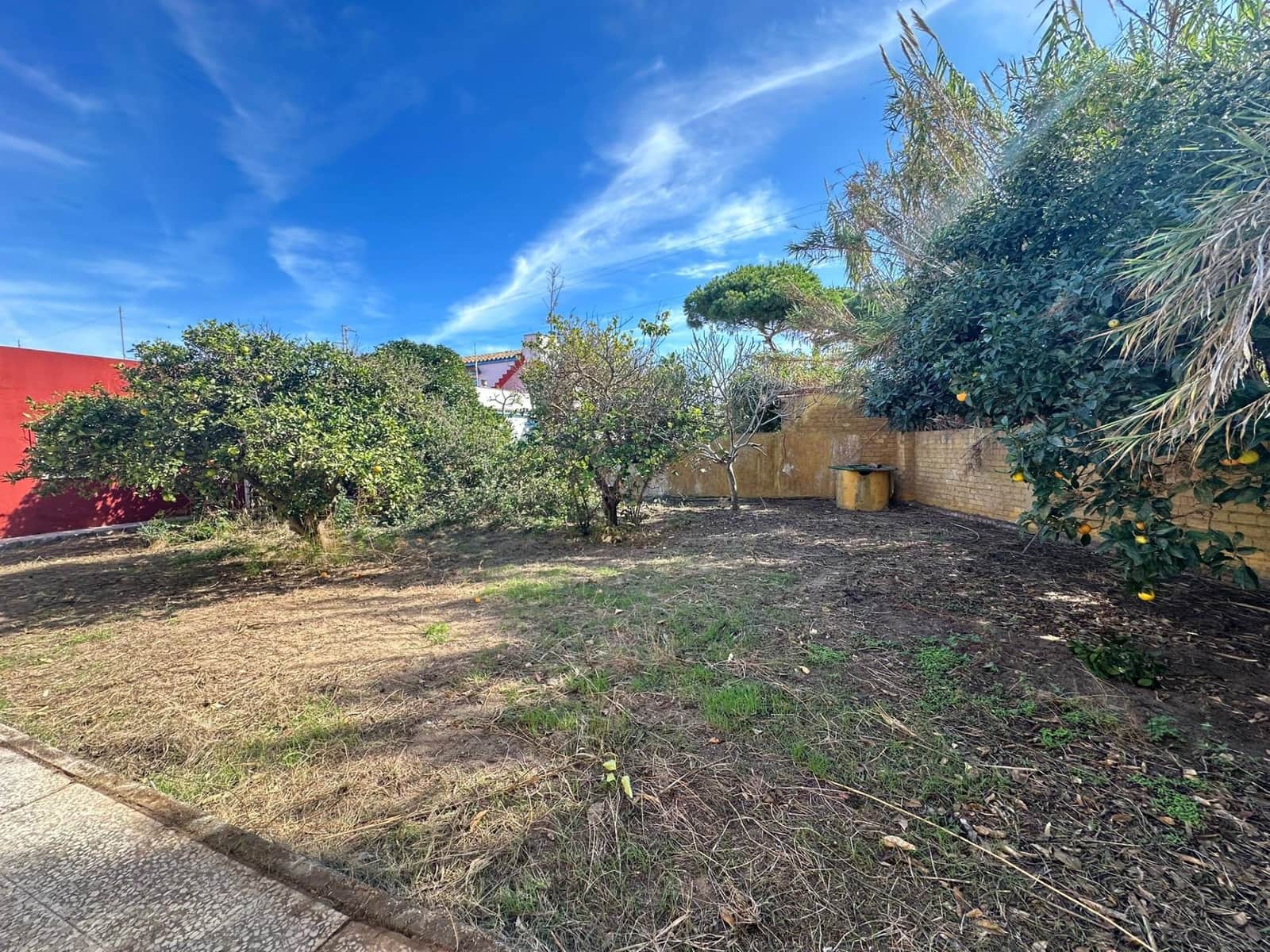 2 slaapkamer Finca/Landhuis te koop in La Linea de la Concepcion met garage - € 205.000 (Ref: 9355837)