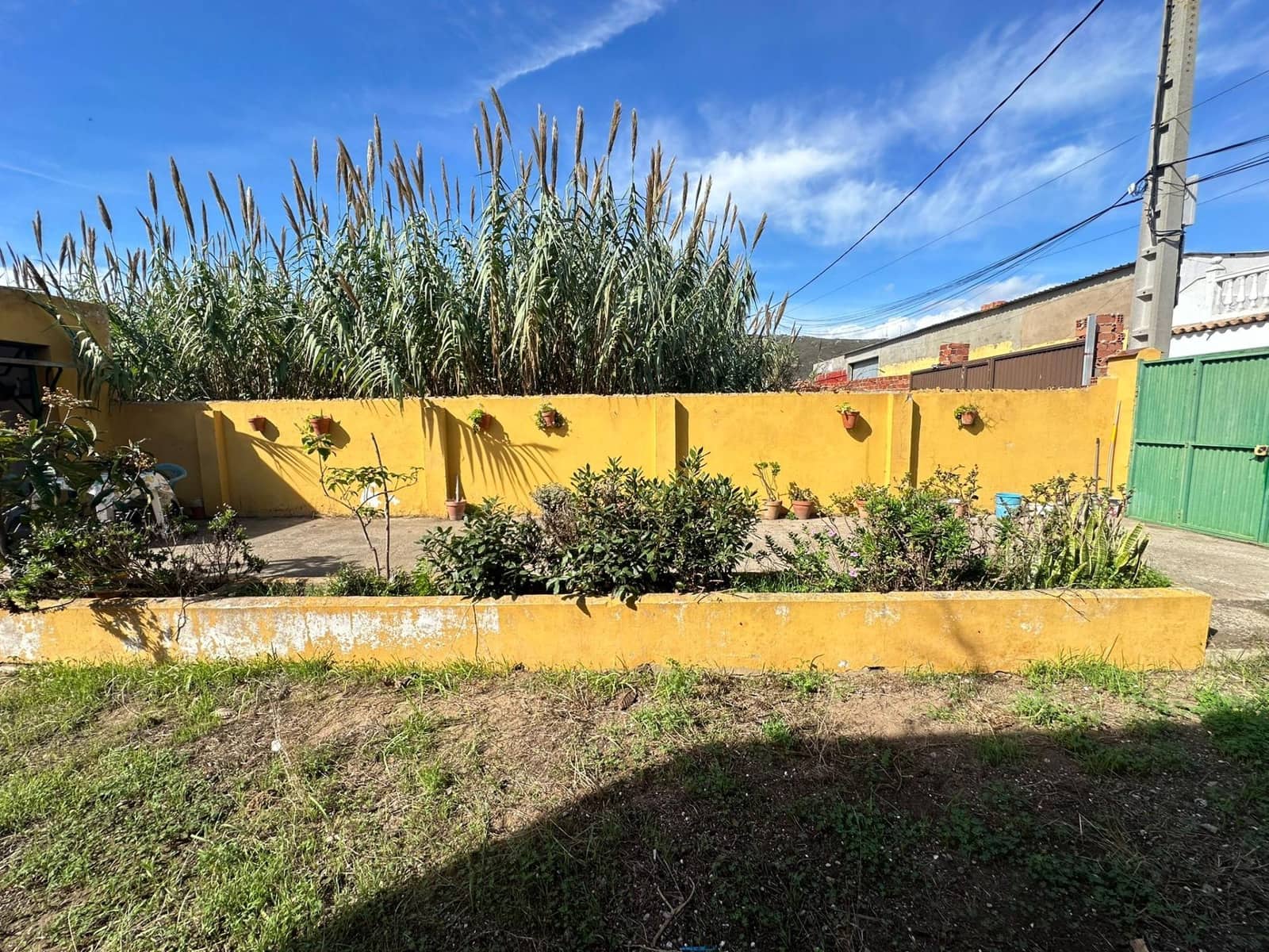 2 slaapkamer Finca/Landhuis te koop in La Linea de la Concepcion met garage - € 205.000 (Ref: 9355837)