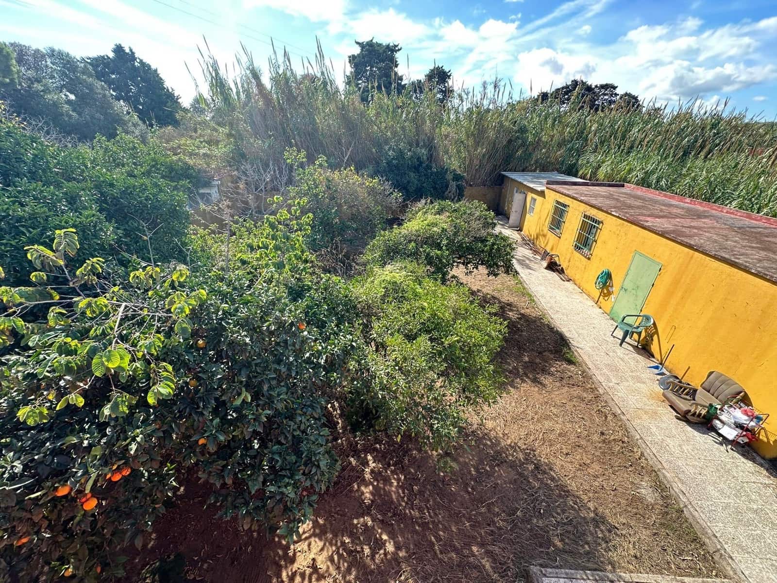 2 slaapkamer Finca/Landhuis te koop in La Linea de la Concepcion met garage - € 205.000 (Ref: 9355837)
