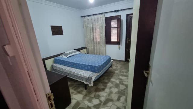 Apartament na sprzedaż w La Línea de la Concepción - 300 000 € (Ref: 9357722)