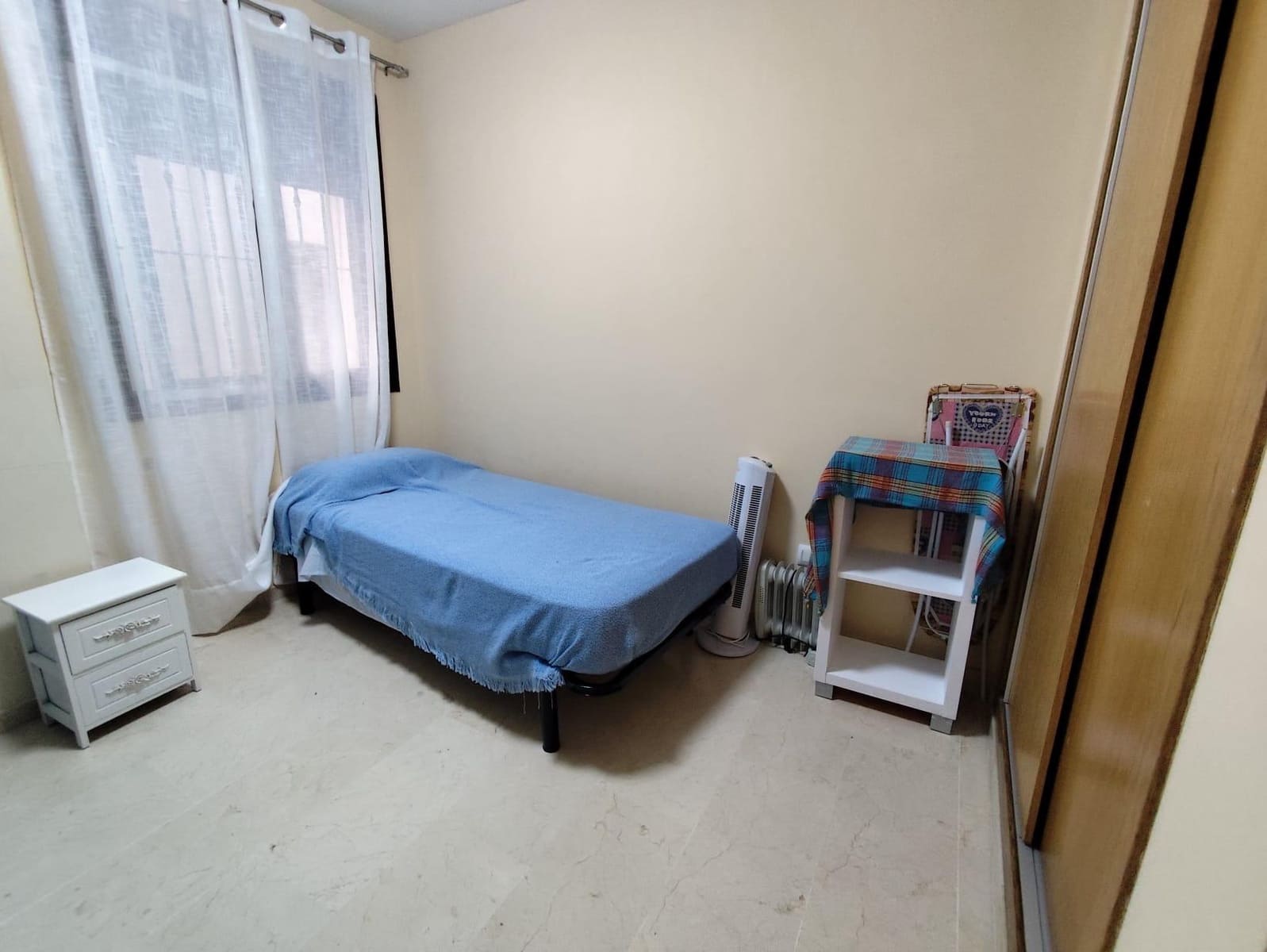 2 slaapkamer Flat te koop in La Linea de la Concepcion - € 190.000 (Ref: 9379017)