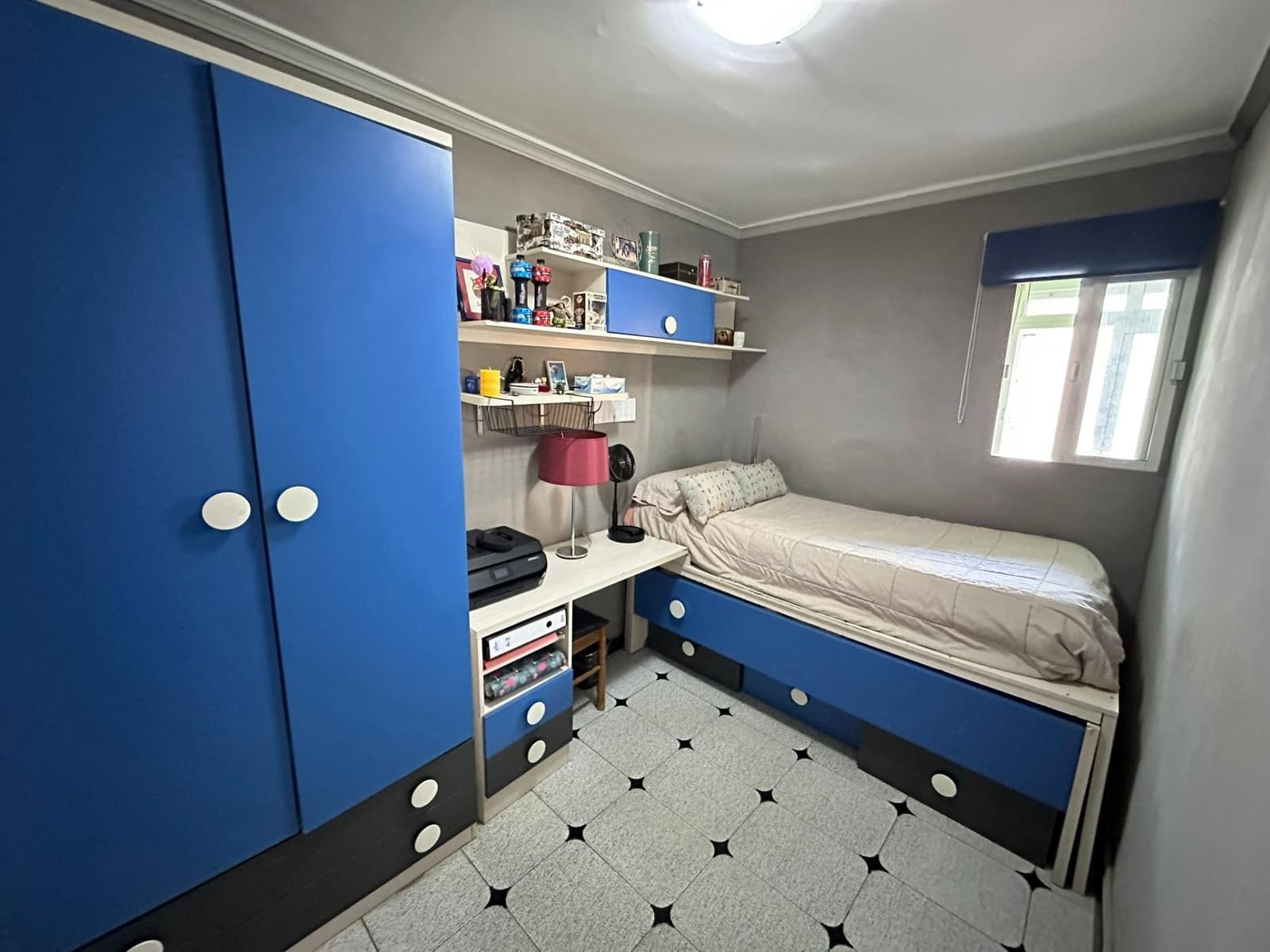 2 soveværelse Lejlighed til salg i La Linea de la Concepcion - € 130.000 (Ref: 9398478)