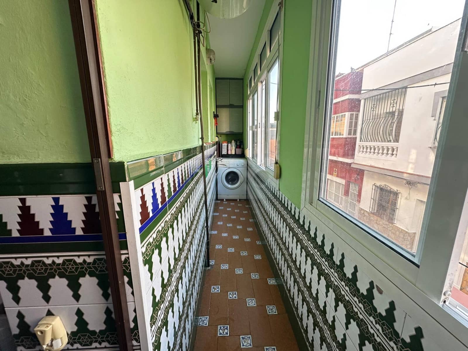 2 soveværelse Lejlighed til salg i La Linea de la Concepcion - € 130.000 (Ref: 9398478)