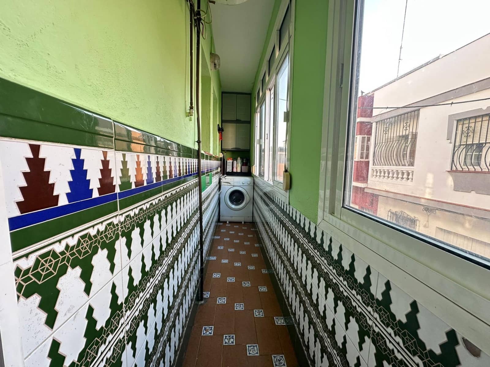 2 soveværelse Lejlighed til salg i La Linea de la Concepcion - € 130.000 (Ref: 9398478)