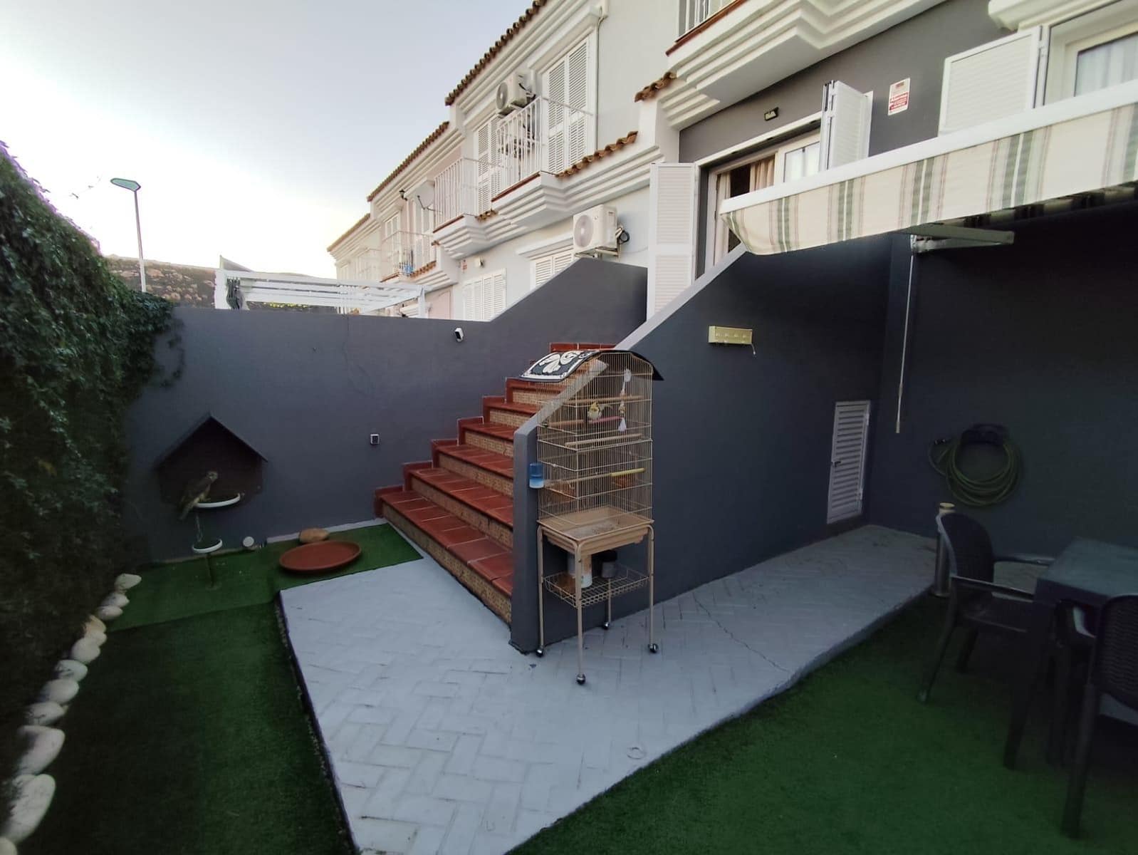 3 soveværelse Rækkehus til salg i La Linea de la Concepcion med garage - € 290.000 (Ref: 9436238)