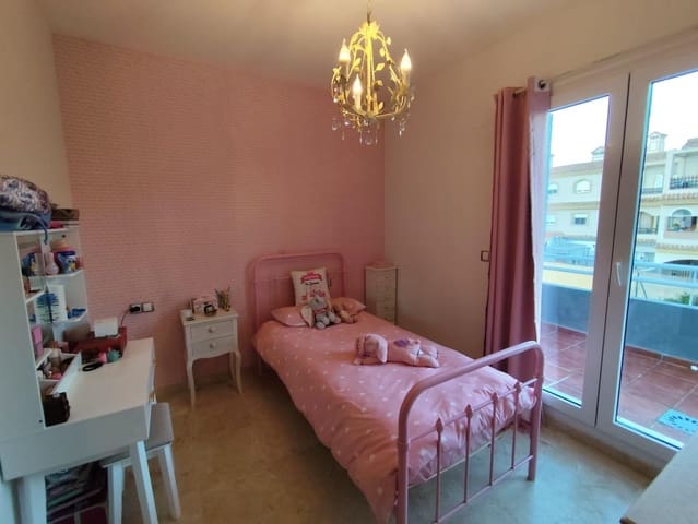 3 soverom Rekkehus til salgs i La Línea de la Concepción med garasje - € 290 000 (Ref: 9436238)