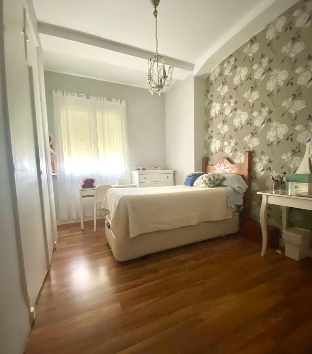 6 bedroom Flat for sale in San Roque - € 259,000 (Ref: 9437817)