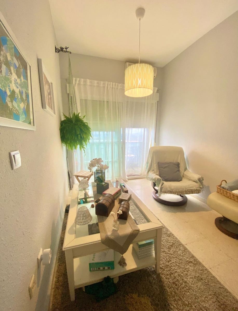 6 bedroom Flat for sale in San Roque - € 259,000 (Ref: 9437817)