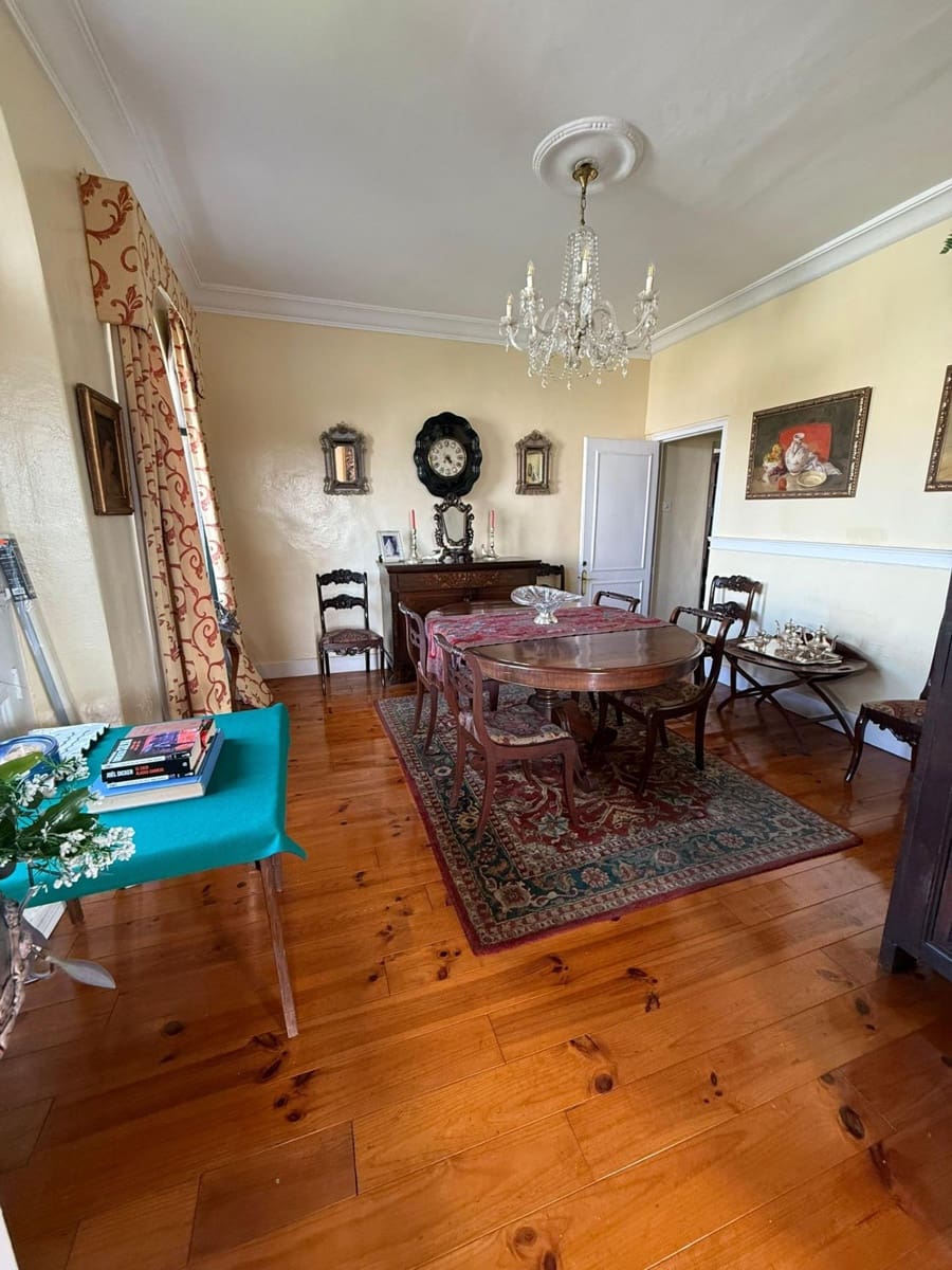 Chalet de 4 habitaciones en Algeciras en venta con garaje - 355.000 € (Ref: 9468480)