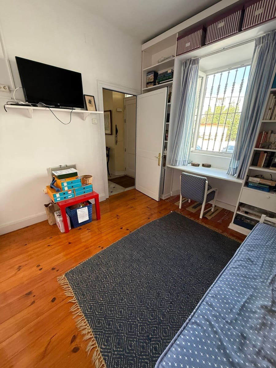 Chalet de 4 habitaciones en Algeciras en venta con garaje - 355.000 € (Ref: 9468480)