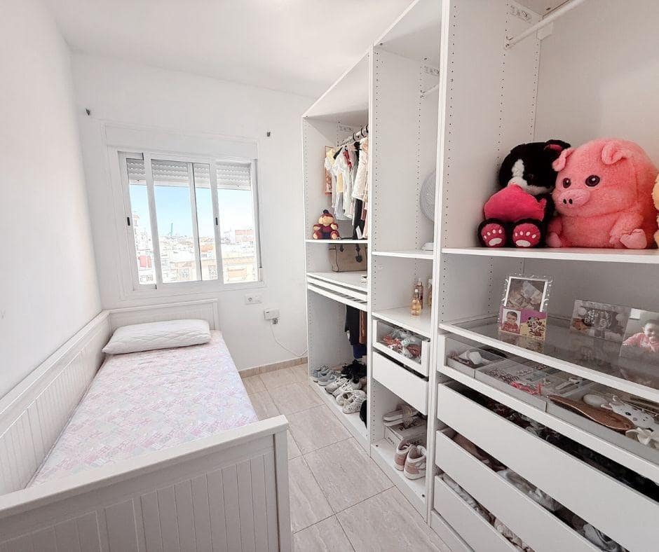 3 bedroom Flat for sale in Algeciras - € 135,000 (Ref: 9468482)