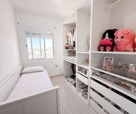 3 bedroom Flat for sale in Algeciras - € 135,000 (Ref: 9468482)